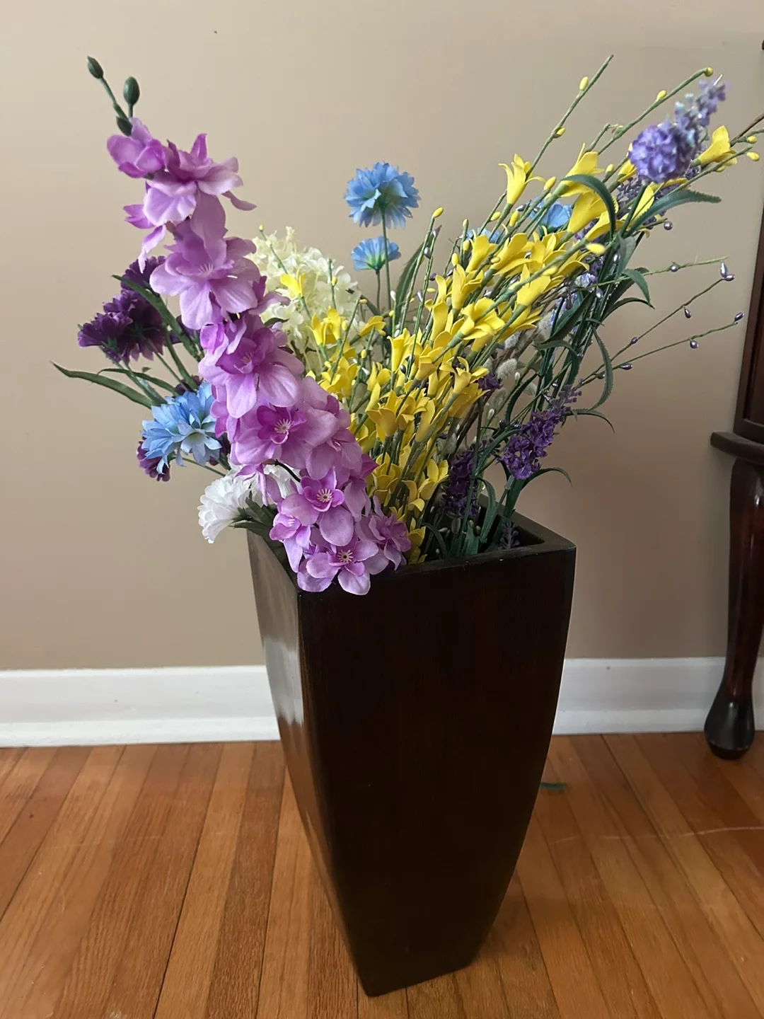 Wooden Vase with Artificial Flowers image indicator(2)