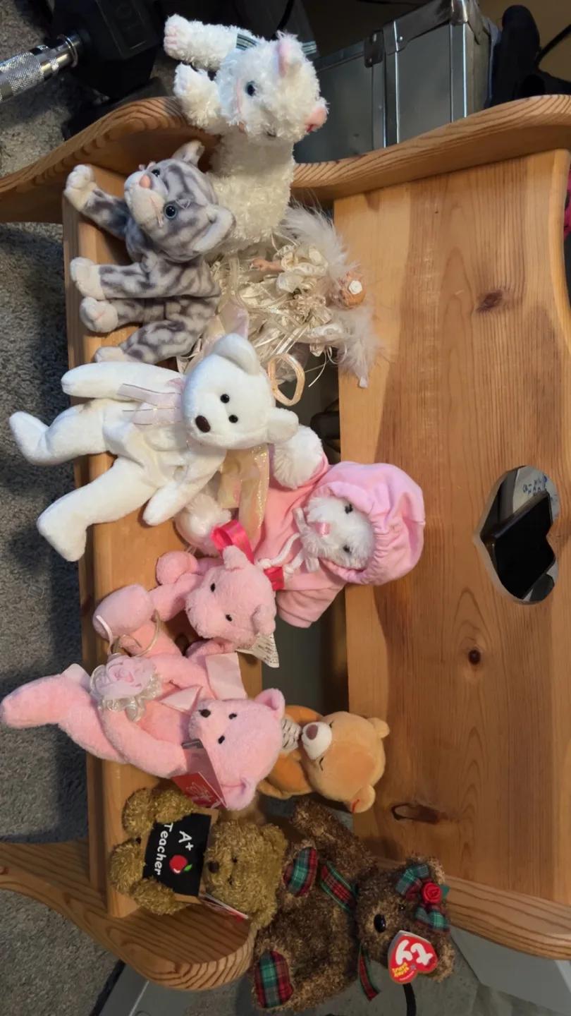 Lot of Ty Beanie Babies and other plush toys thumbnail