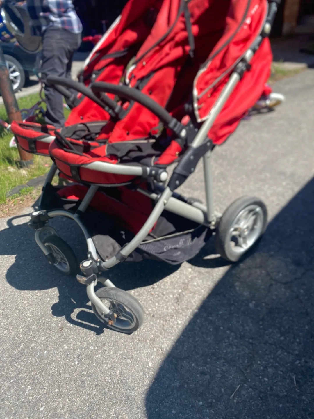 Red Twin Stroller image indicator(2)