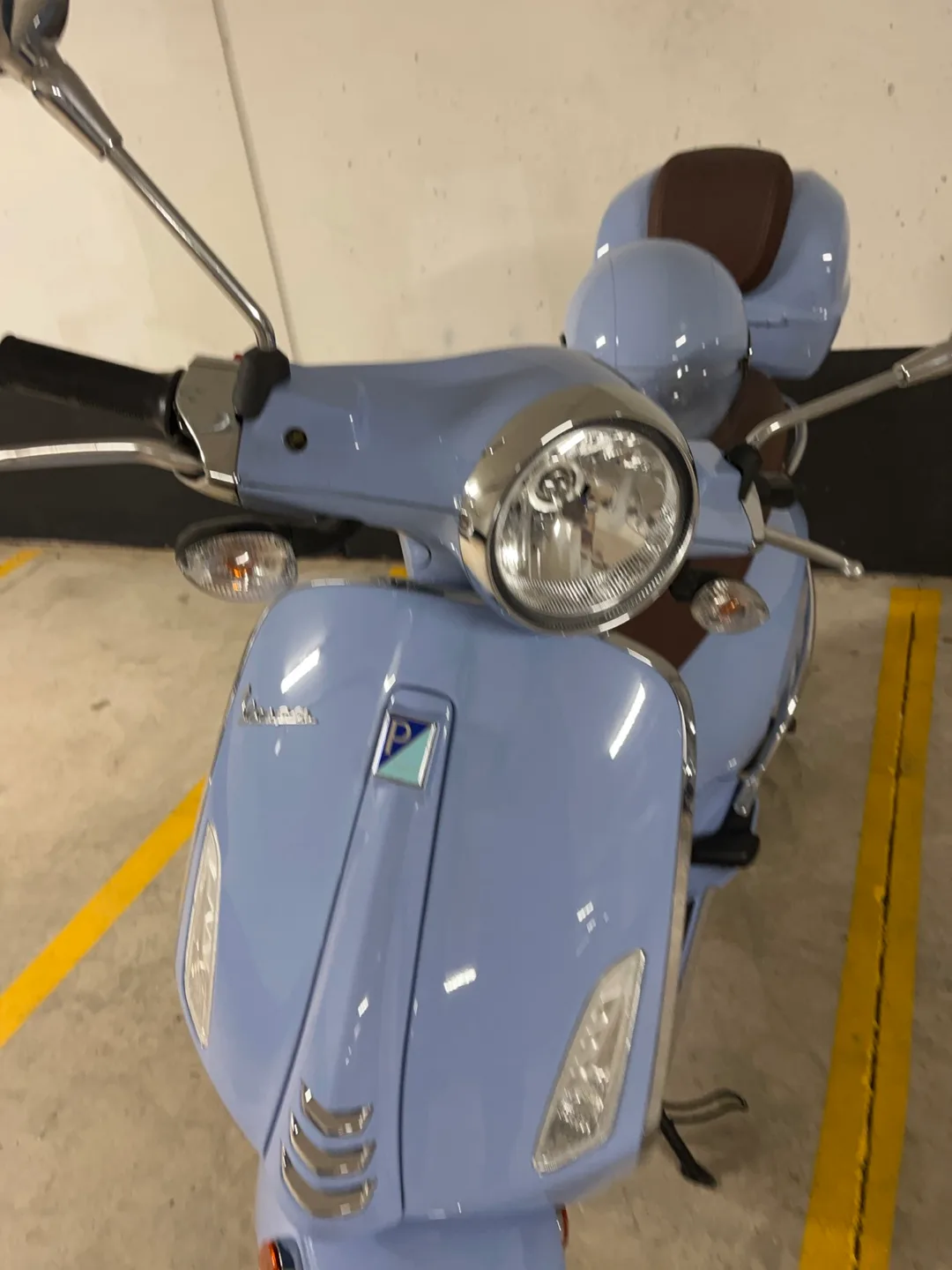 Vespa Primavera 150 - Pastel Blue - Excellent Condition image indicator(3)