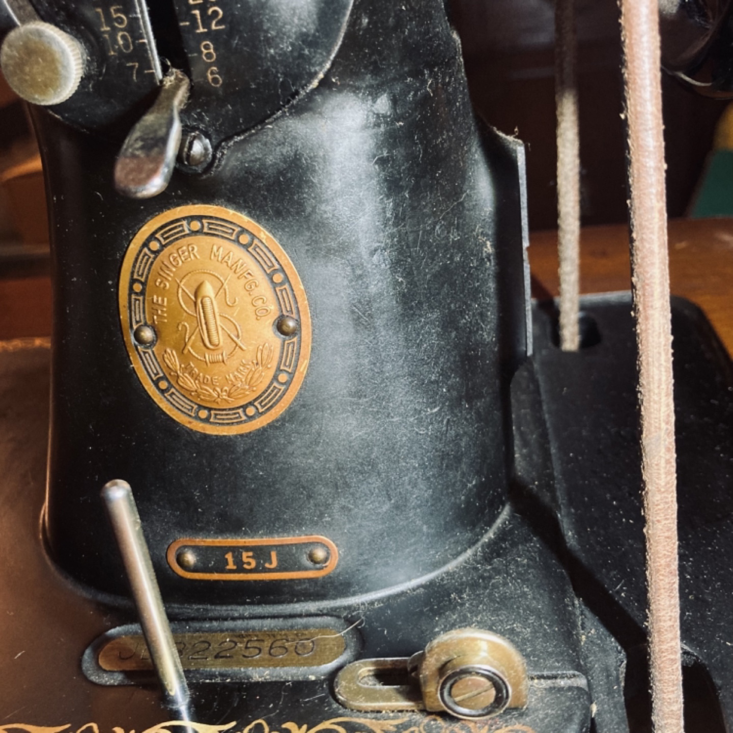Excellent Working Treadle Sewing Machine - photo 5