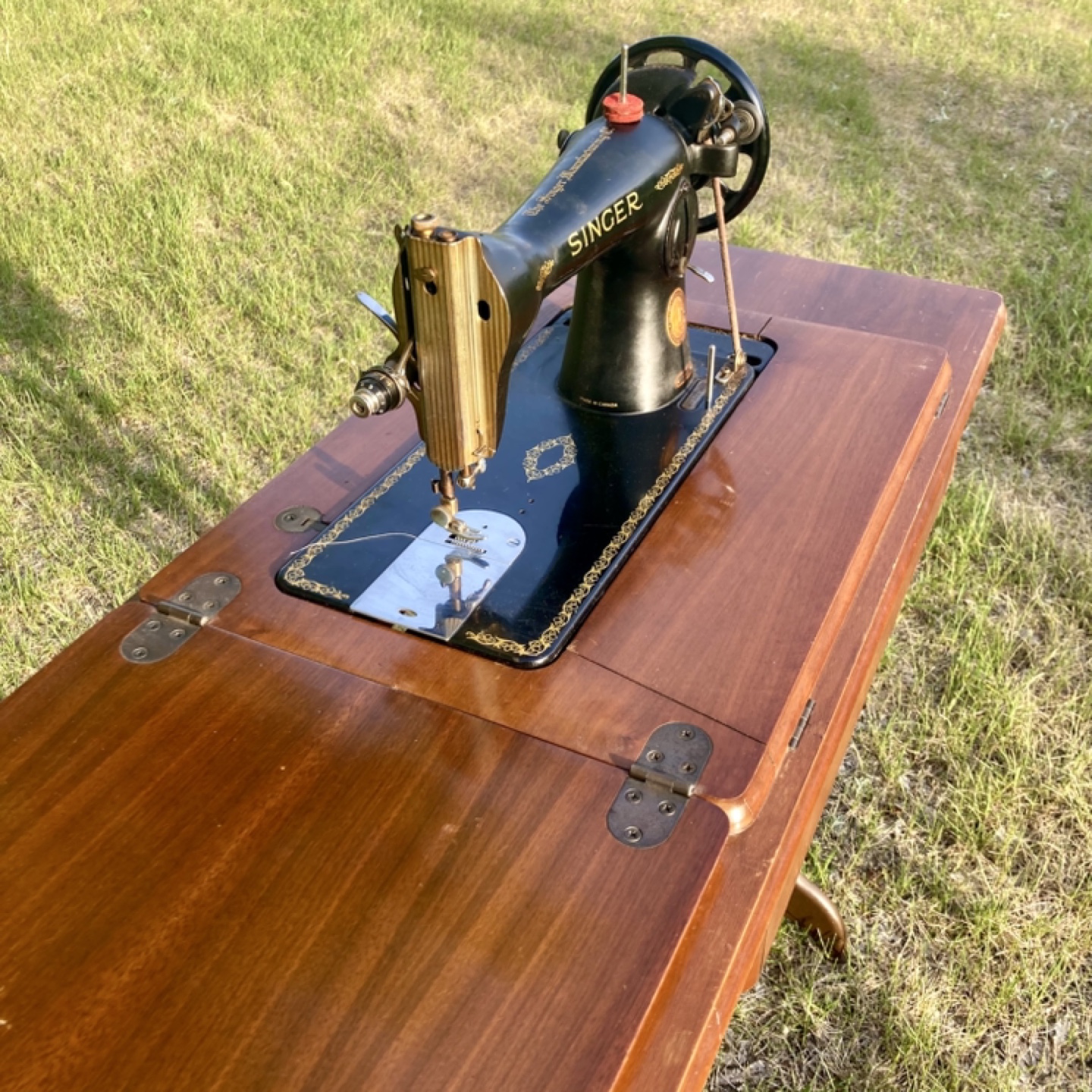 Excellent Working Treadle Sewing Machine - photo 3