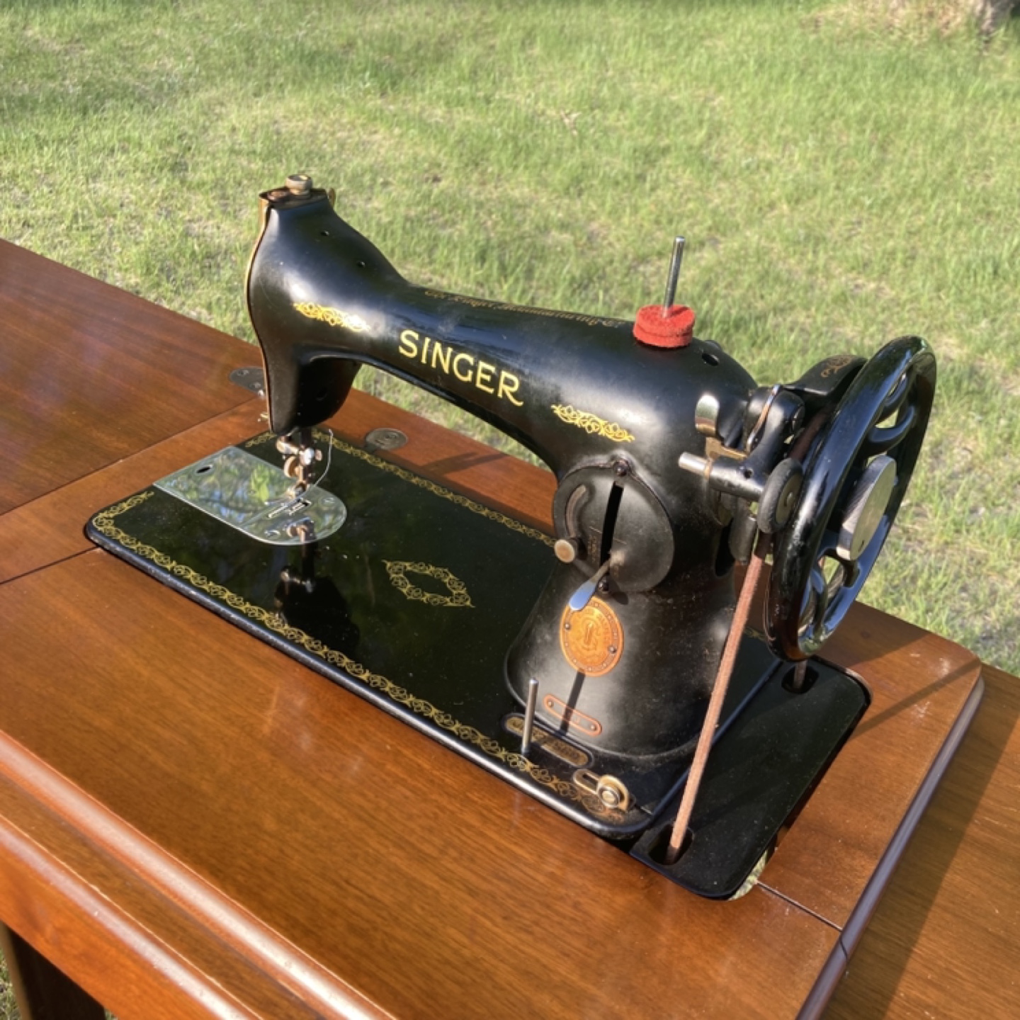 Excellent Working Treadle Sewing Machine - photo 2