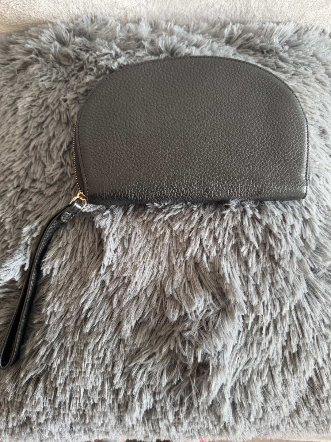 Kate Spade New York Black Half-Moon Zip-Around Wristlet - photo 5