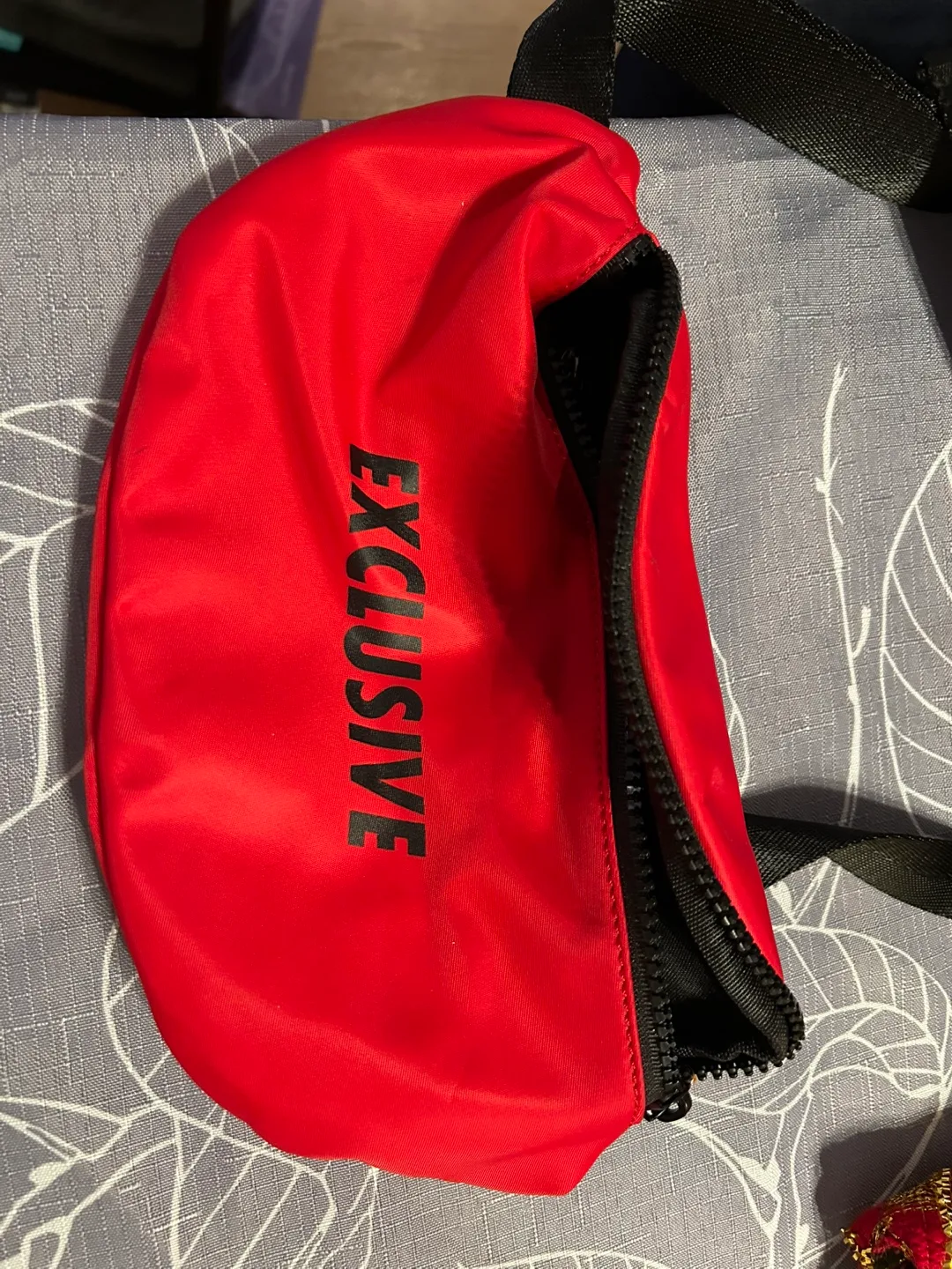 6- Forever 21 Red Exclusive Fanny Pack thumbnail