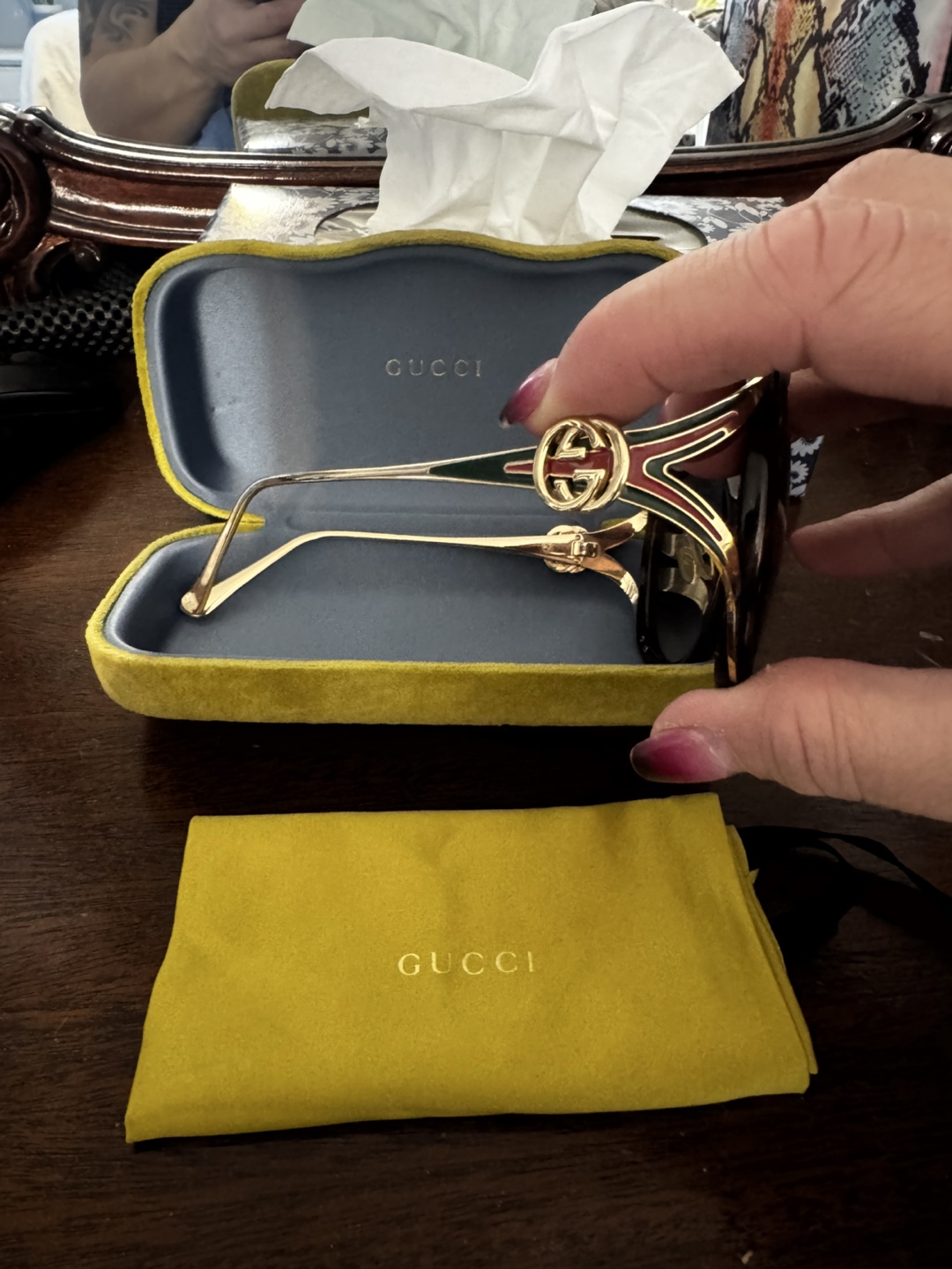 Authentic Gucci Sunglasses with Case and Cloth - photo 3