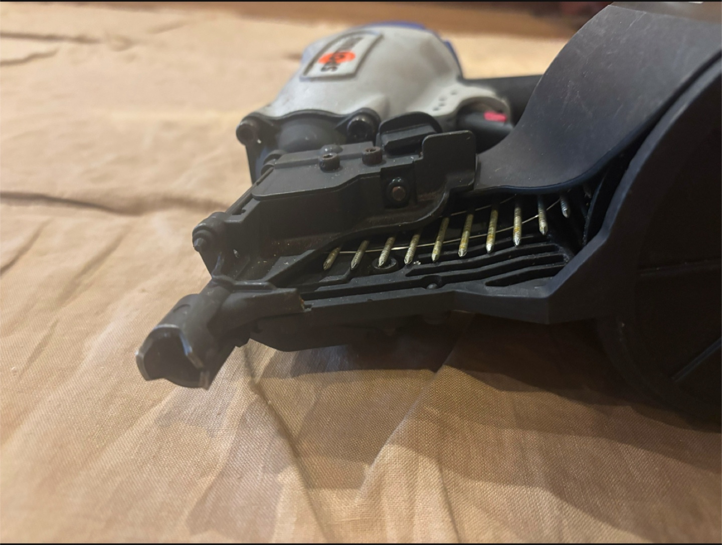 Spotnails UCNM65 Coil Roofing Nailer - photo 3