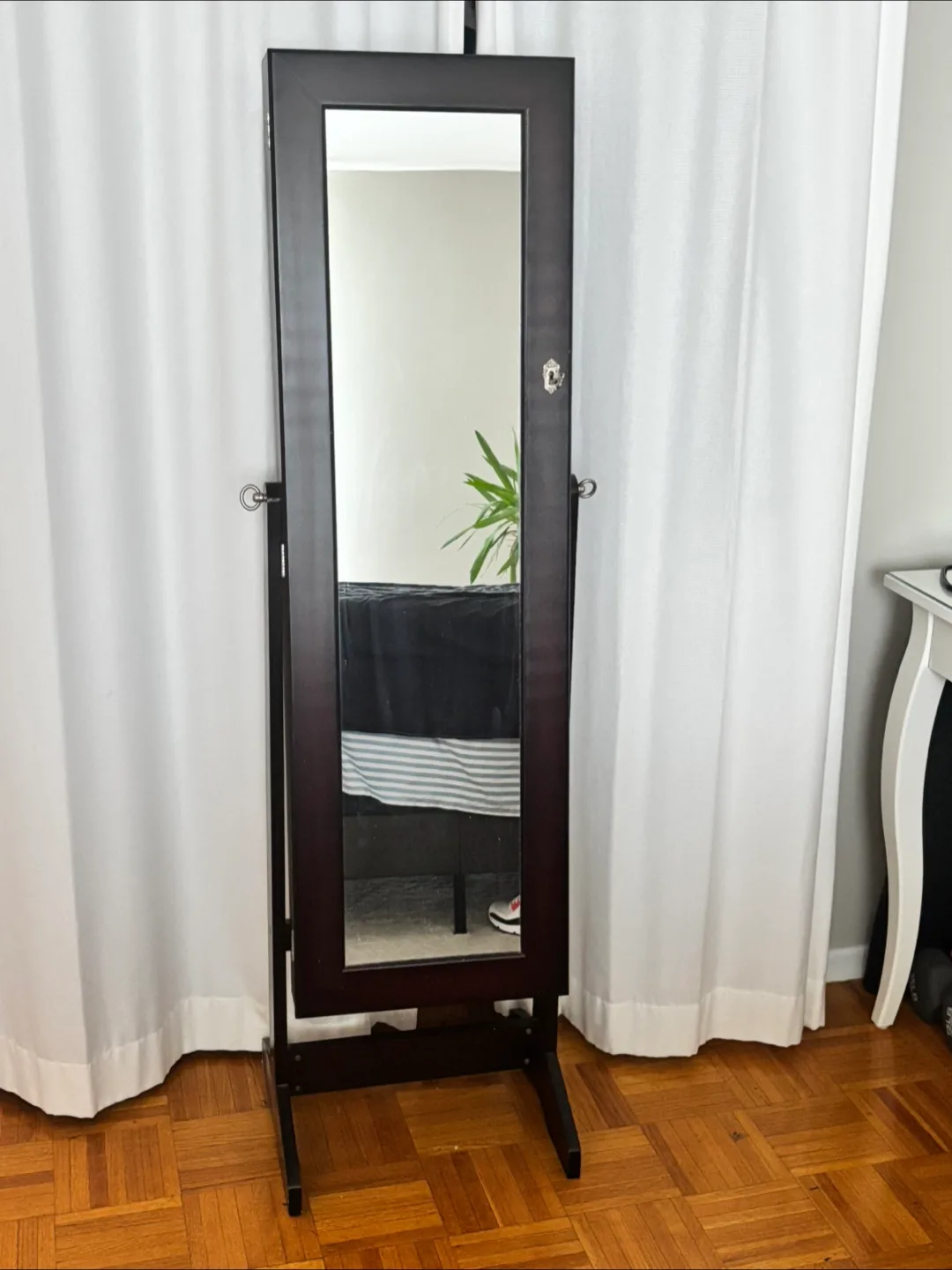 Full-Length Mirrored Jewellery Armoire with Abundant Storage image indicator(2)