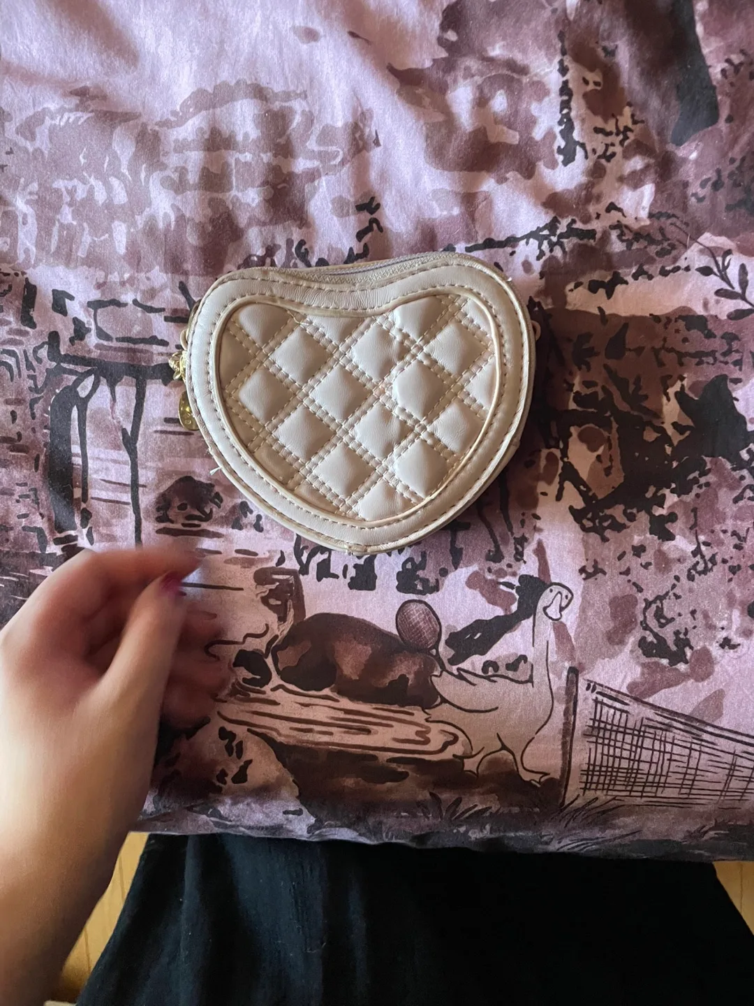 Adorable Heart-Shaped pouch thumbnail