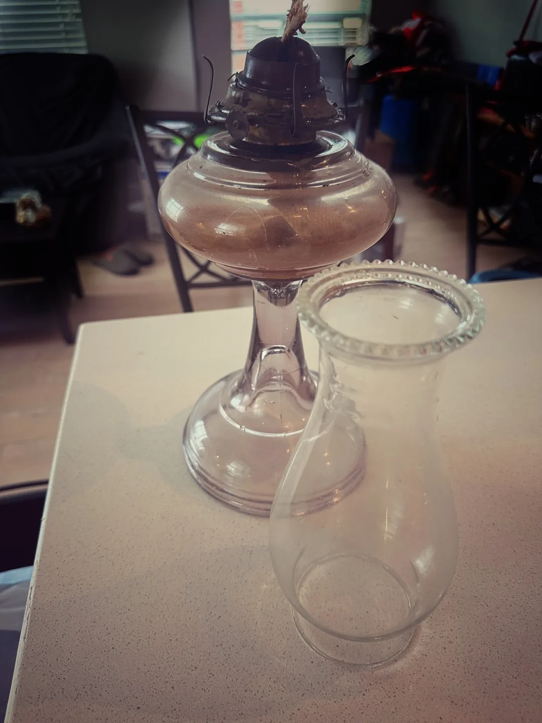 Antique Oil Lamp with Extra Chimney image indicator(2)