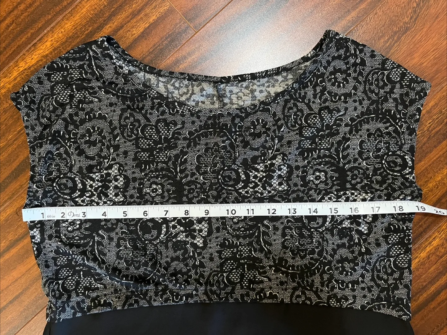 RD Style women’s medium textured & crepe blouse, black and white image indicator(2)