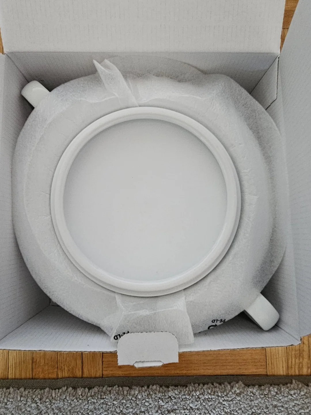 IKEA GOKVÄLLA 2L Casserole Dish with Lid - New in Box image indicator(2)