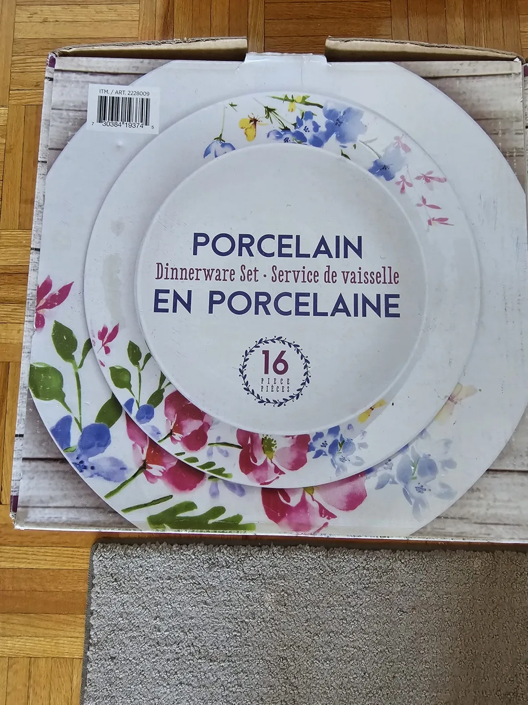 16-Piece Porcelain Dinnerware Set - Floral Design thumbnail
