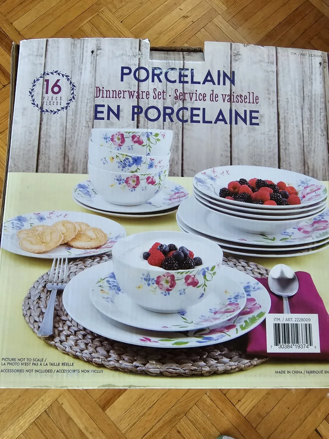 16-Piece Porcelain Dinnerware Set - Floral Design image indicator(2)