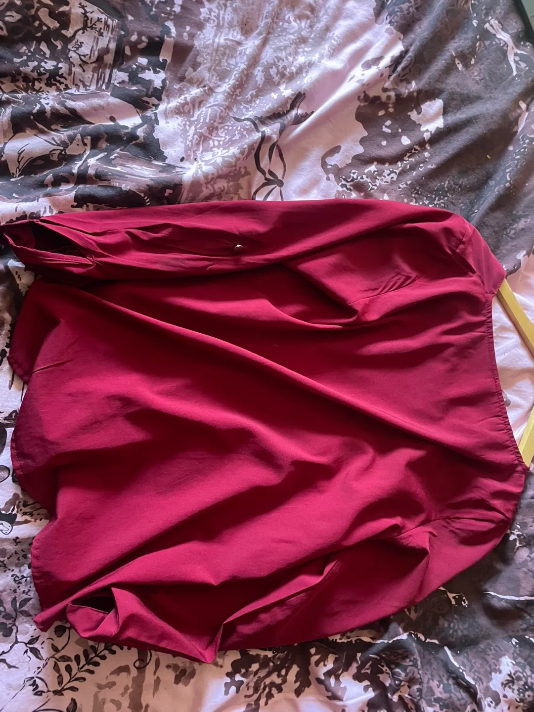 Burgundy blouse image indicator(2)