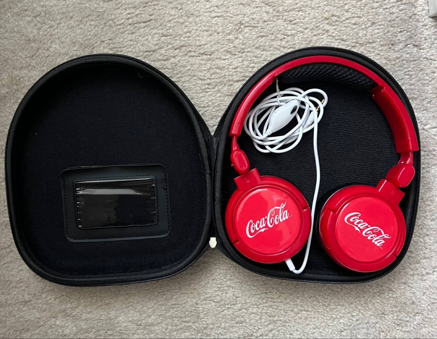 [New!] Coca-Cola Branded Headphones with Case image indicator(3)