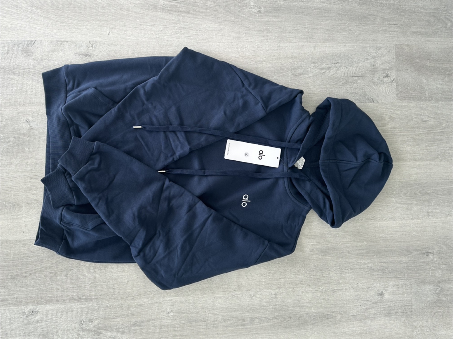 Alo Yoga 3-Piece Set: Hoodie, Joggers & Visor - Navy - photo 3