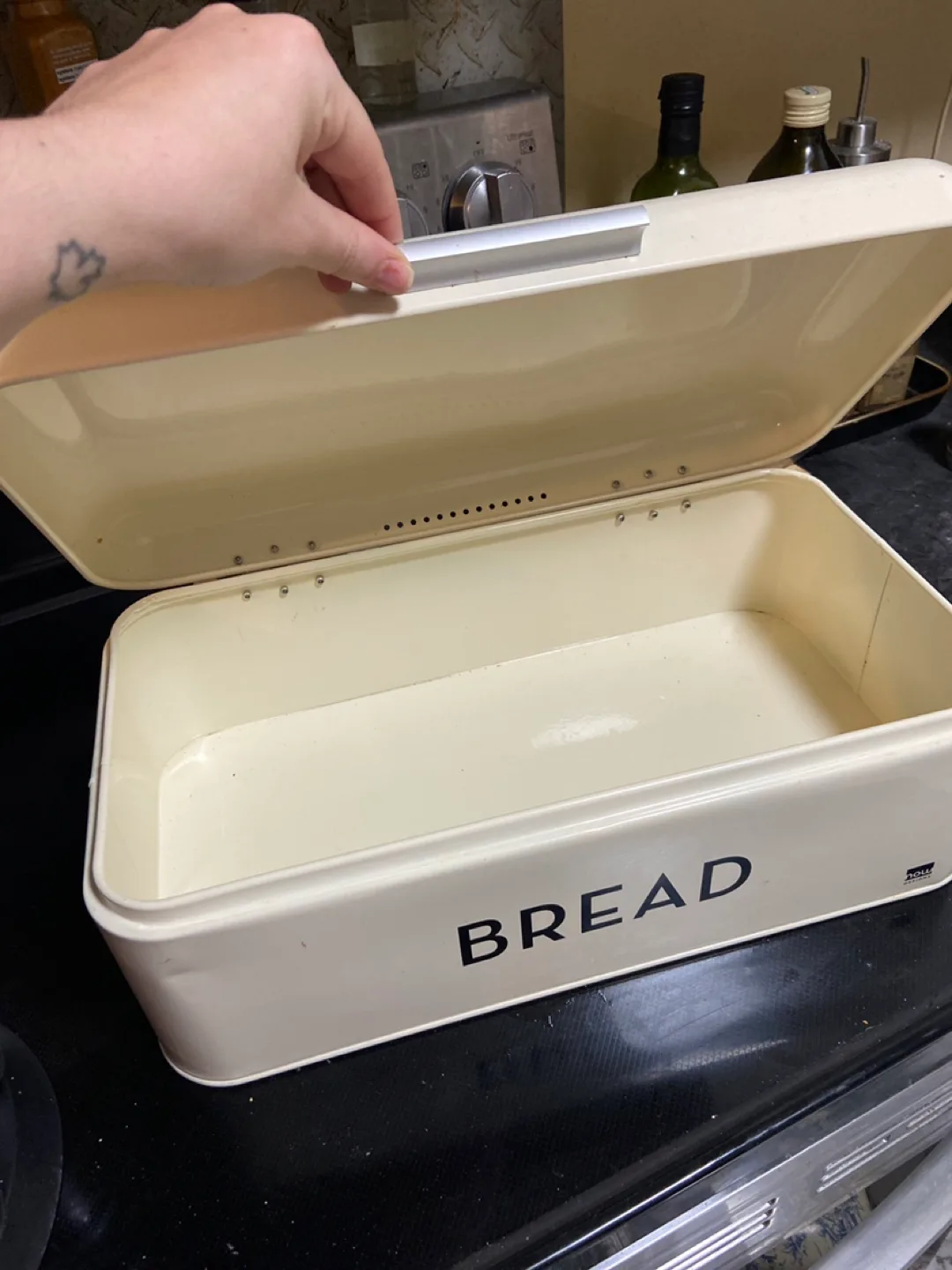 Now Designs Metal Bread Bin image indicator(2)