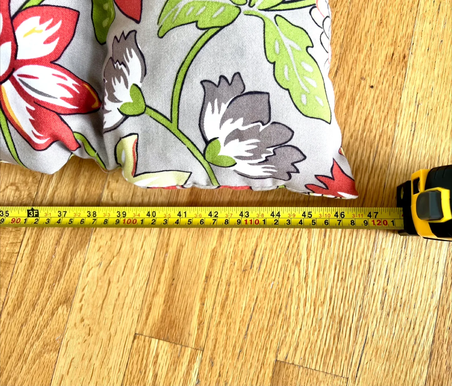 Outdoor/indoor chair cushion and 2 pillow cushions image indicator(8)