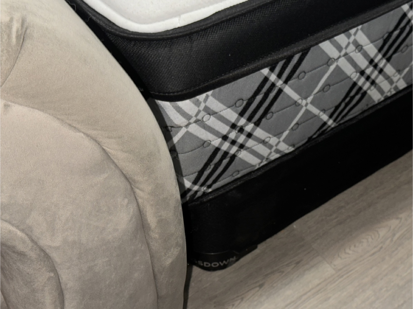 Kingsdown Mattress Queen Size - photo 4