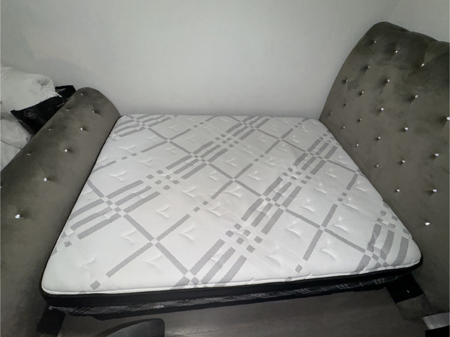 Kingsdown Mattress Queen Size - photo 3