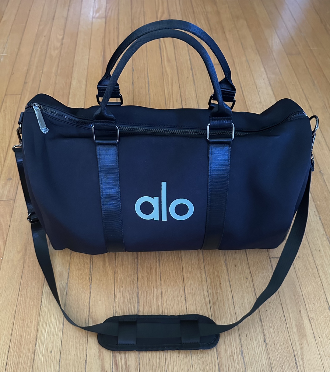 Alo Yoga Black Duffle Bag - photo 2