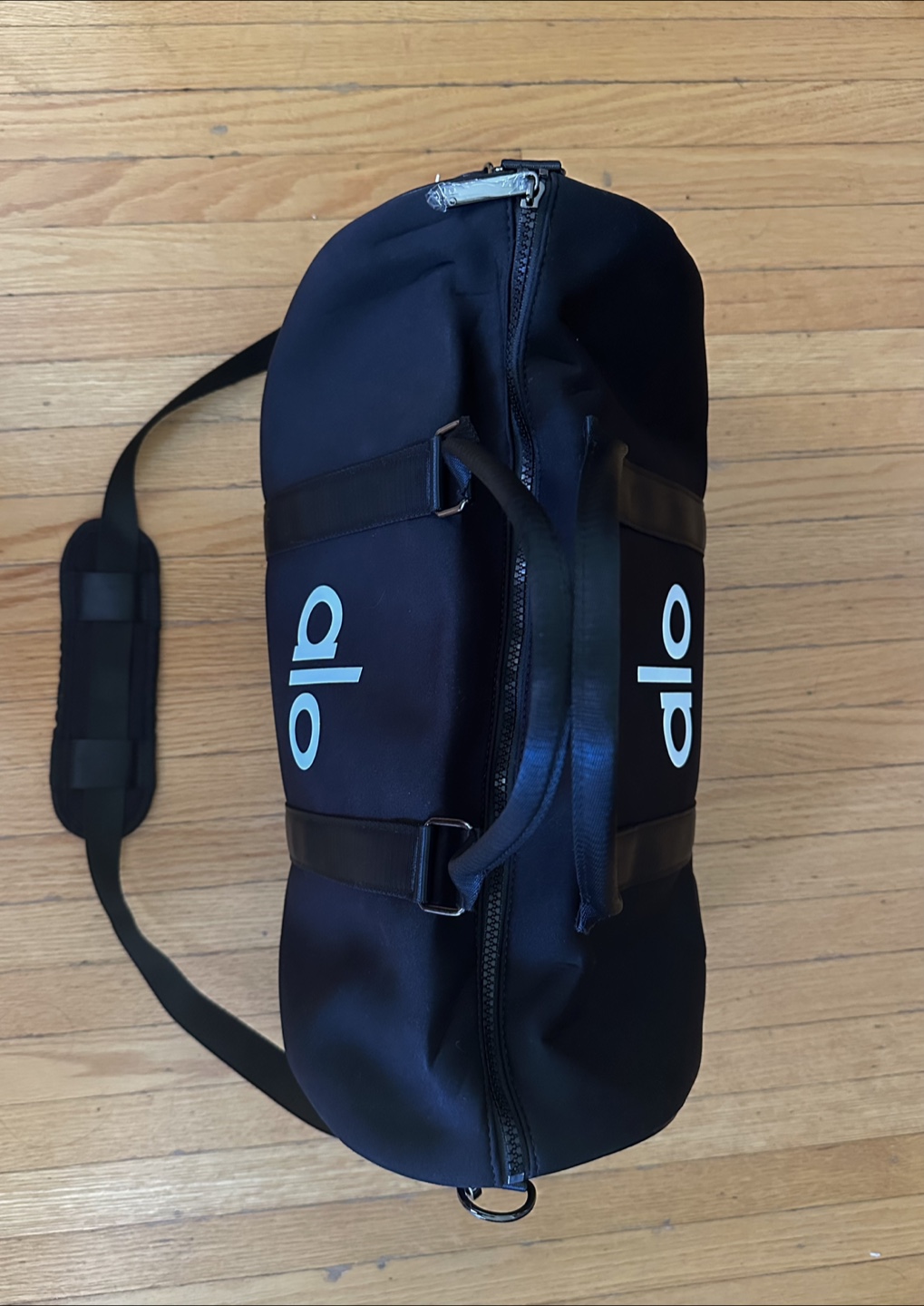 Alo Yoga Black Duffle Bag - photo 4