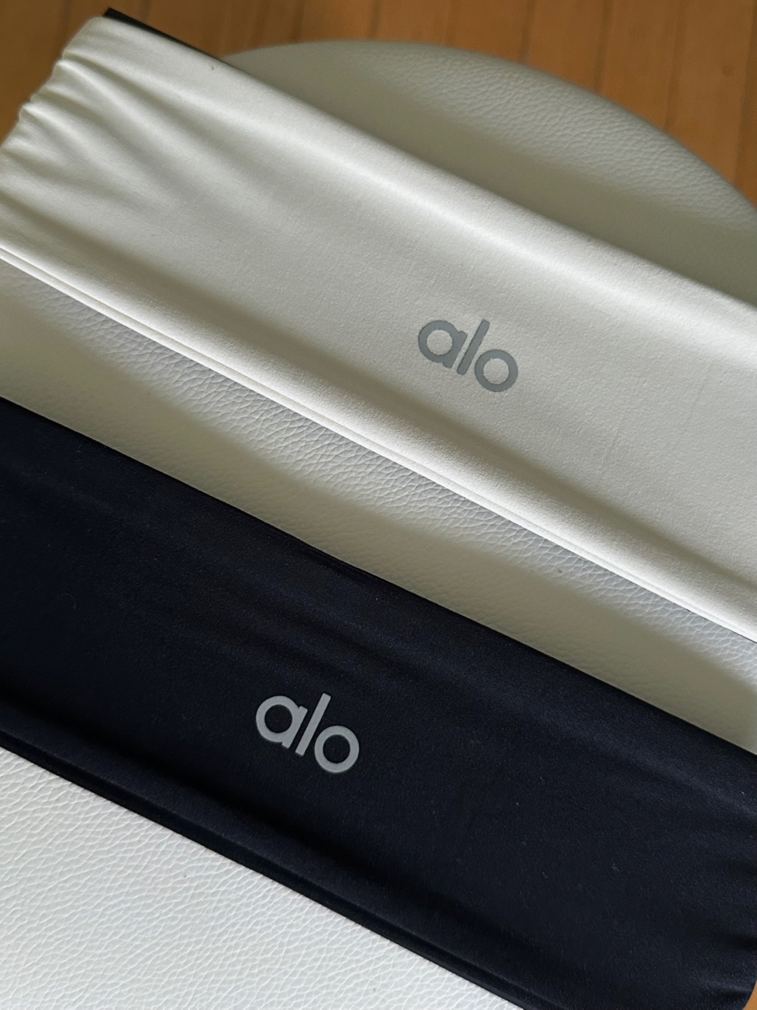 Alo Yoga Headbands - Black & Off-White - photo 2