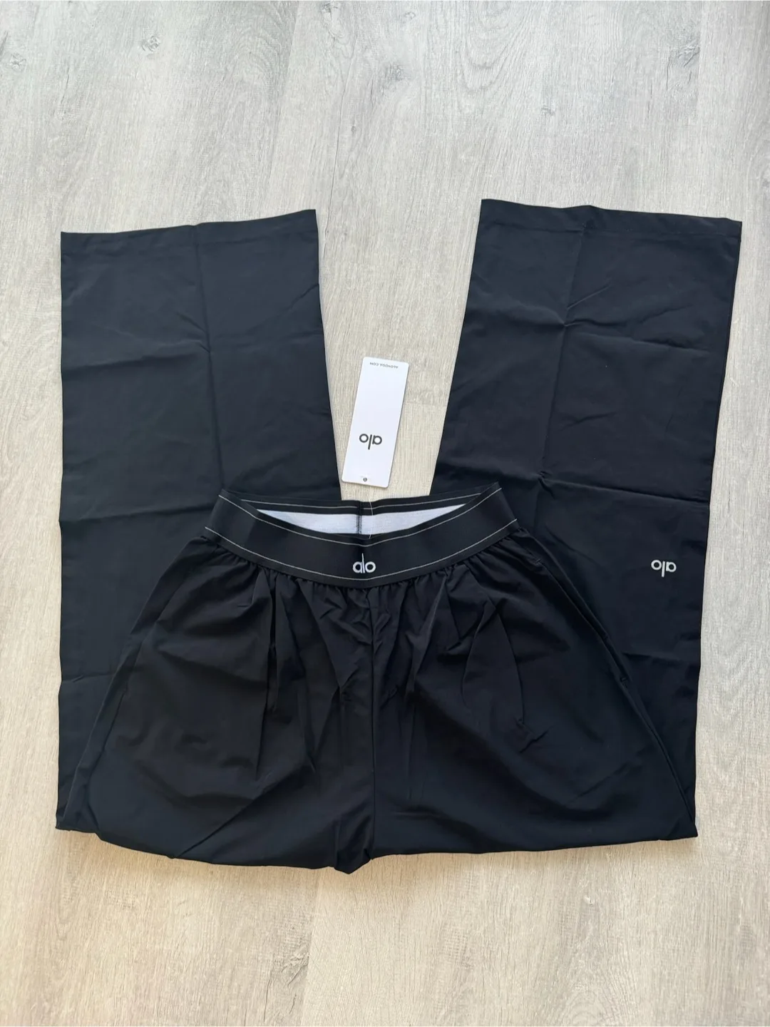 Alo Yoga Suit Up Trousers - Black - Brand New & Authentic thumbnail