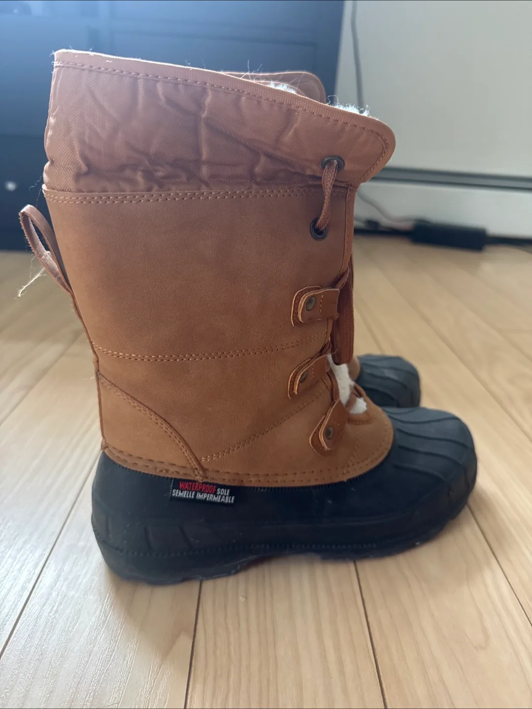 Women's Brown Winter Boots Size 8 image indicator(2)