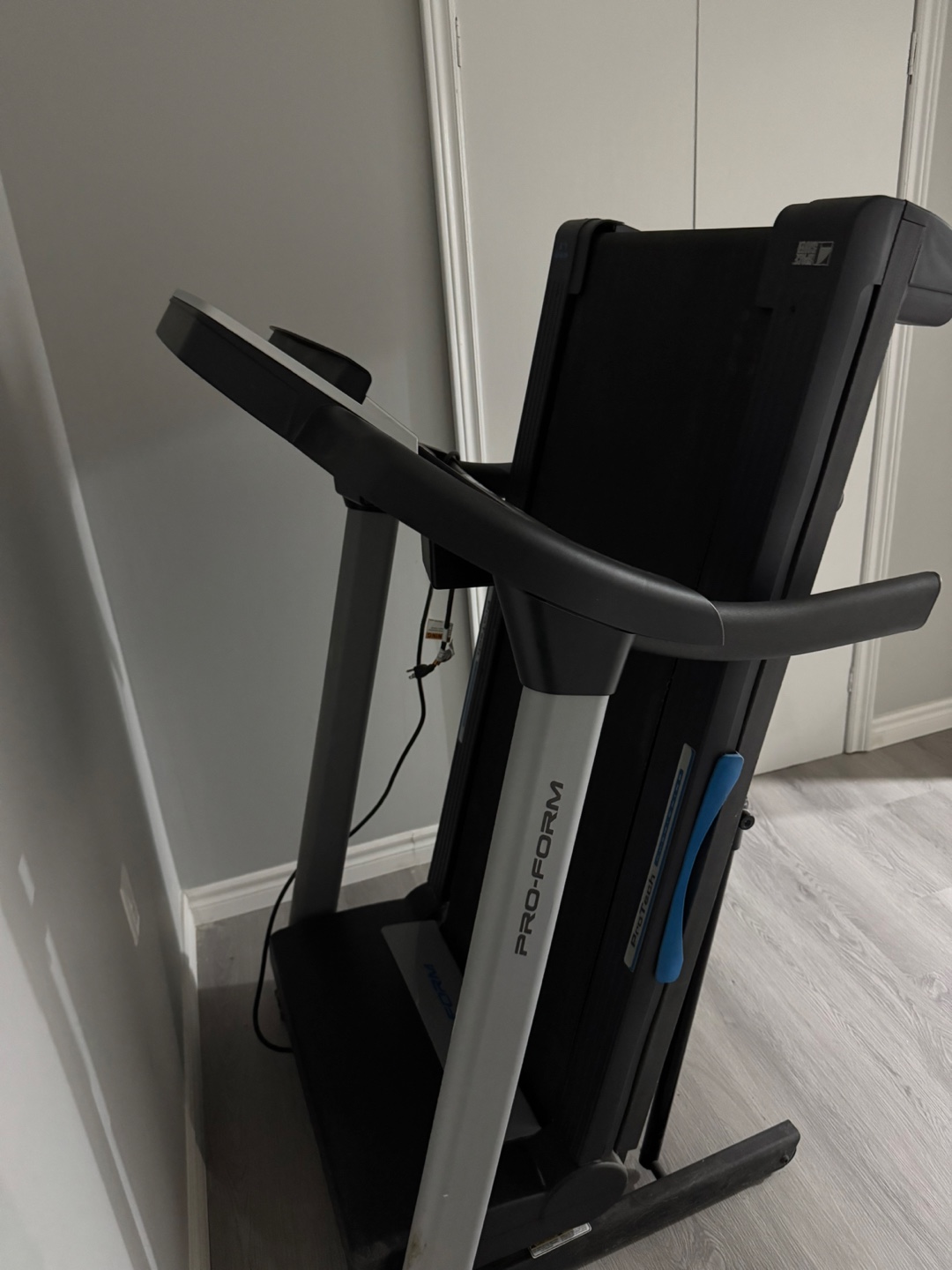 Pro-form Treadmill  (best offers) - photo 5