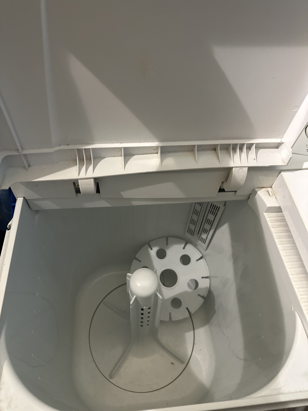 Danby Compact Twin Tub Washer - photo 3