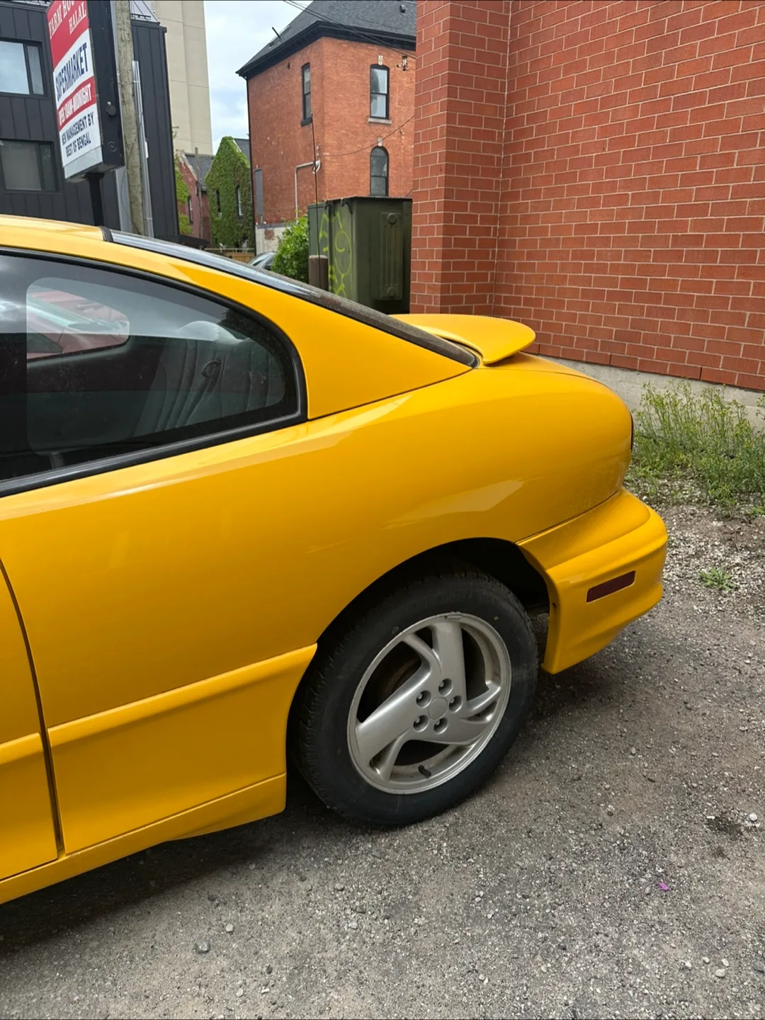 2002 Pontiac Sunfire GT - Yellow Coupe image indicator(5)