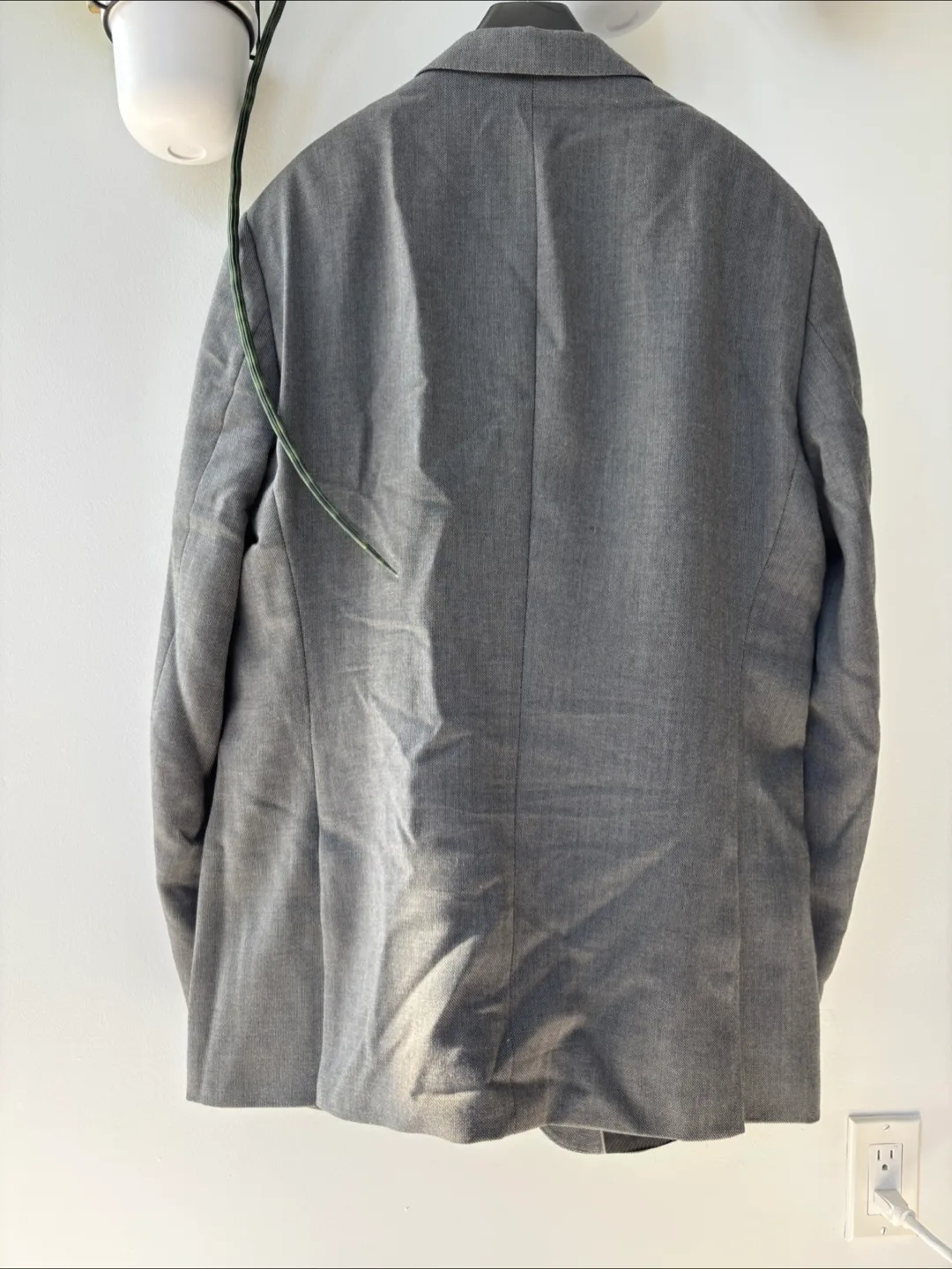 Hugo Boss Men's Gray Blazer Sz 46R image indicator(4)