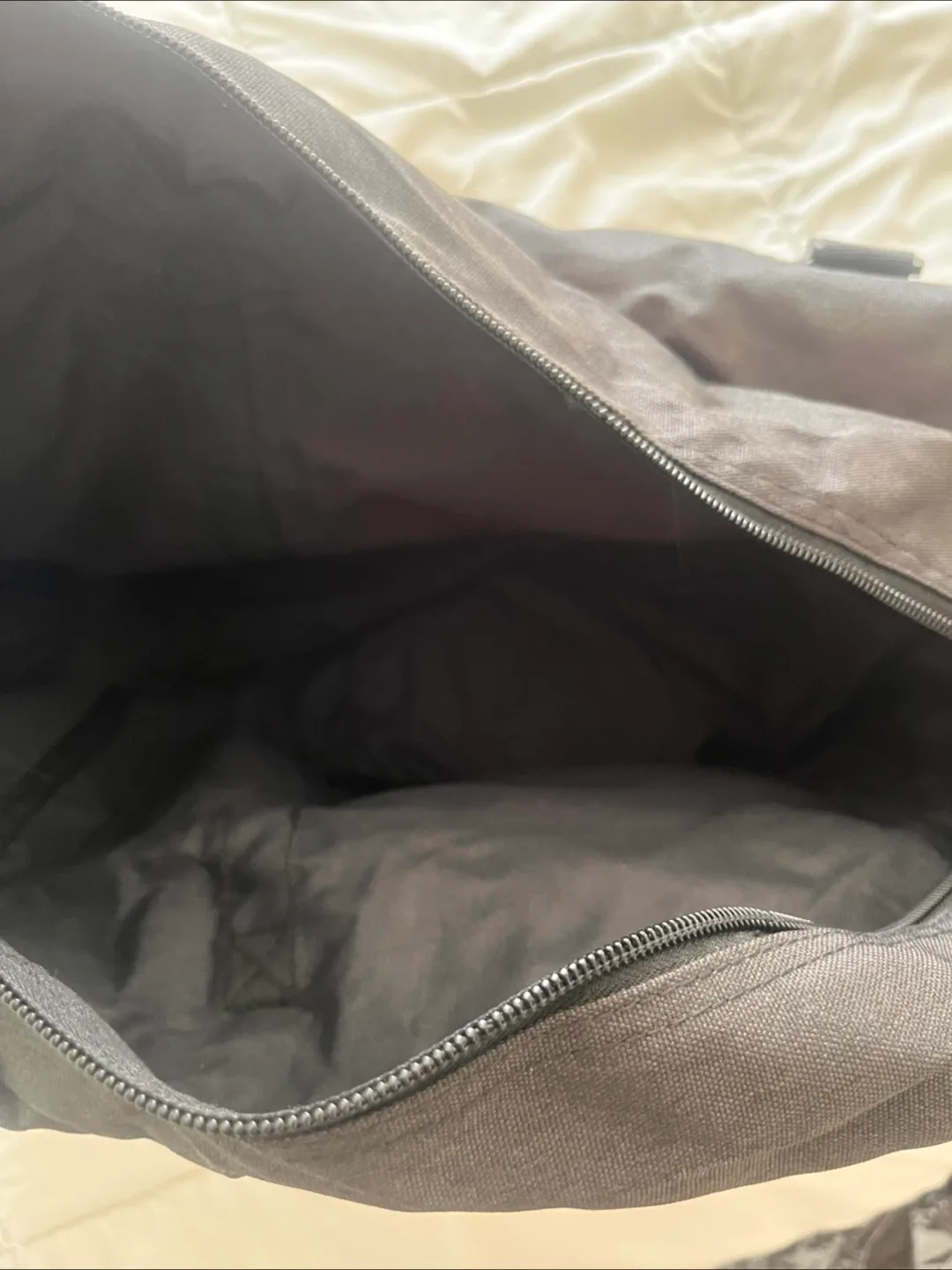 Roots Black and Grey Travel Duffle Bag image indicator(5)