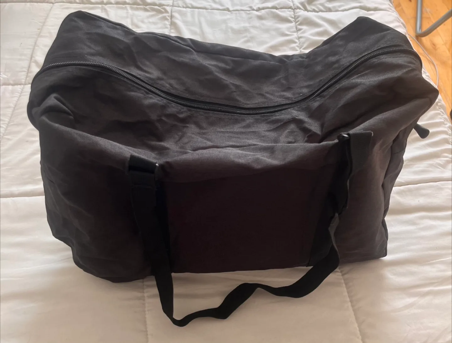 Roots Black and Grey Travel Duffle Bag image indicator(3)