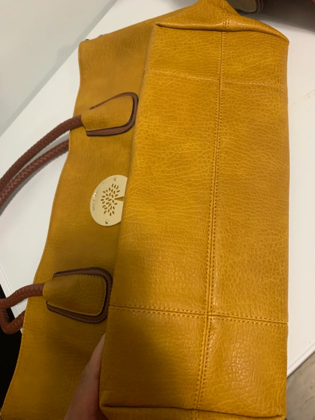 Mustard Yellow Mulberry Tote Bag image indicator(2)