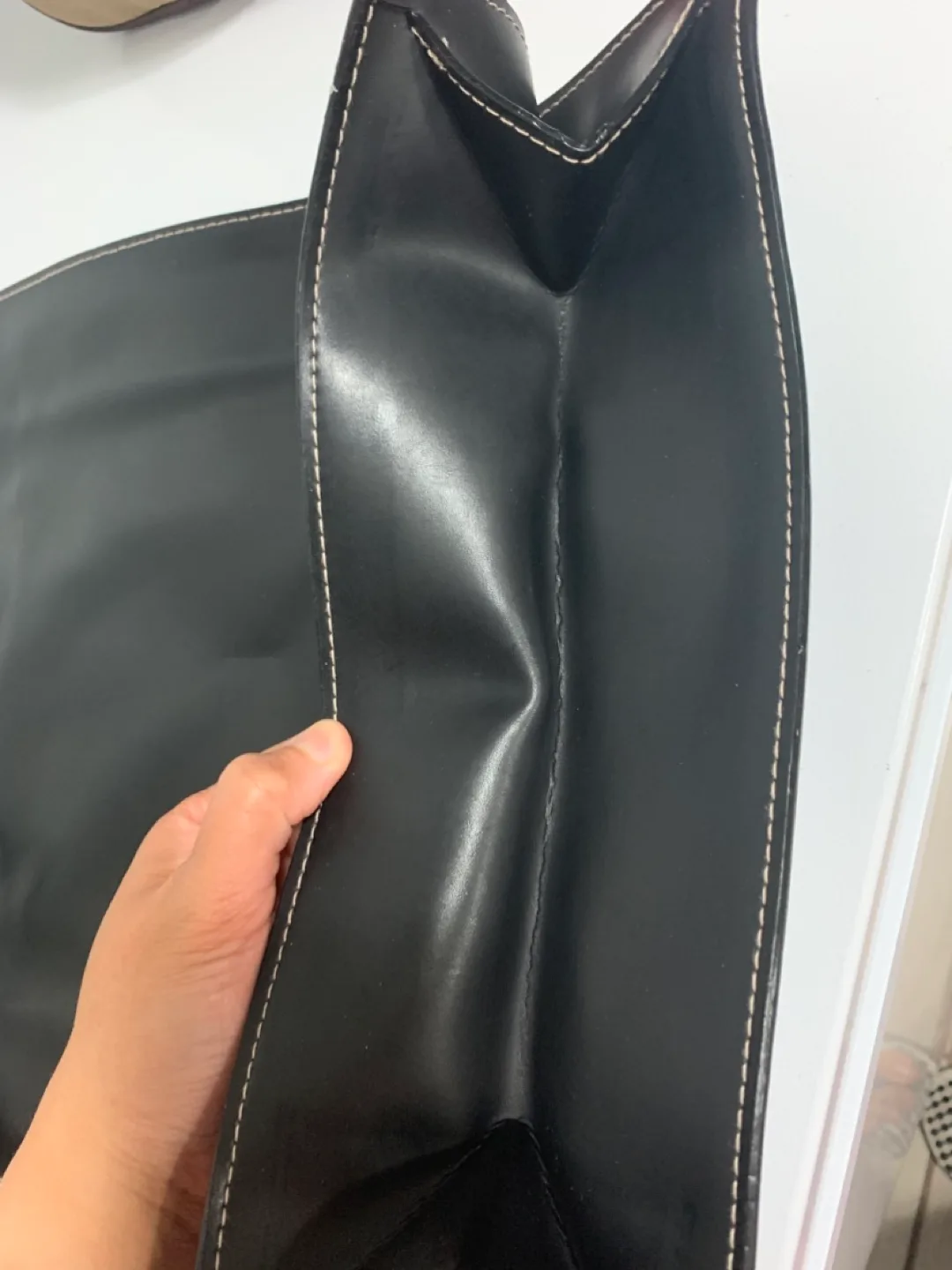 Givenchy Black Leather Tote Bag image indicator(2)