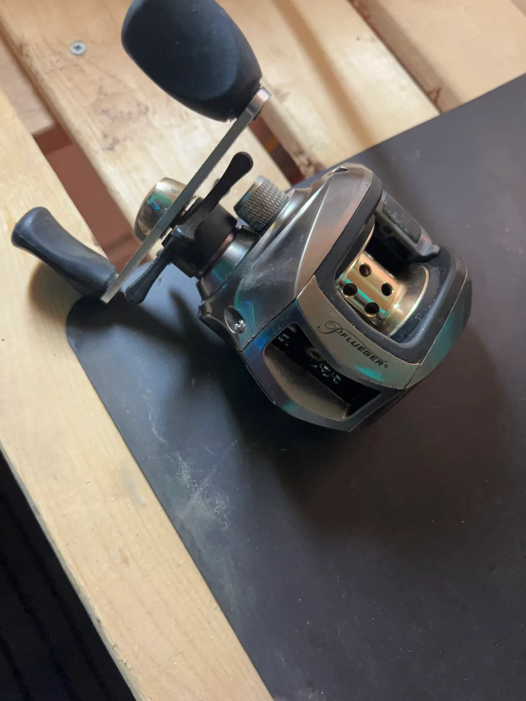 Pflueger President Baitcast Fishing Reel image indicator(2)