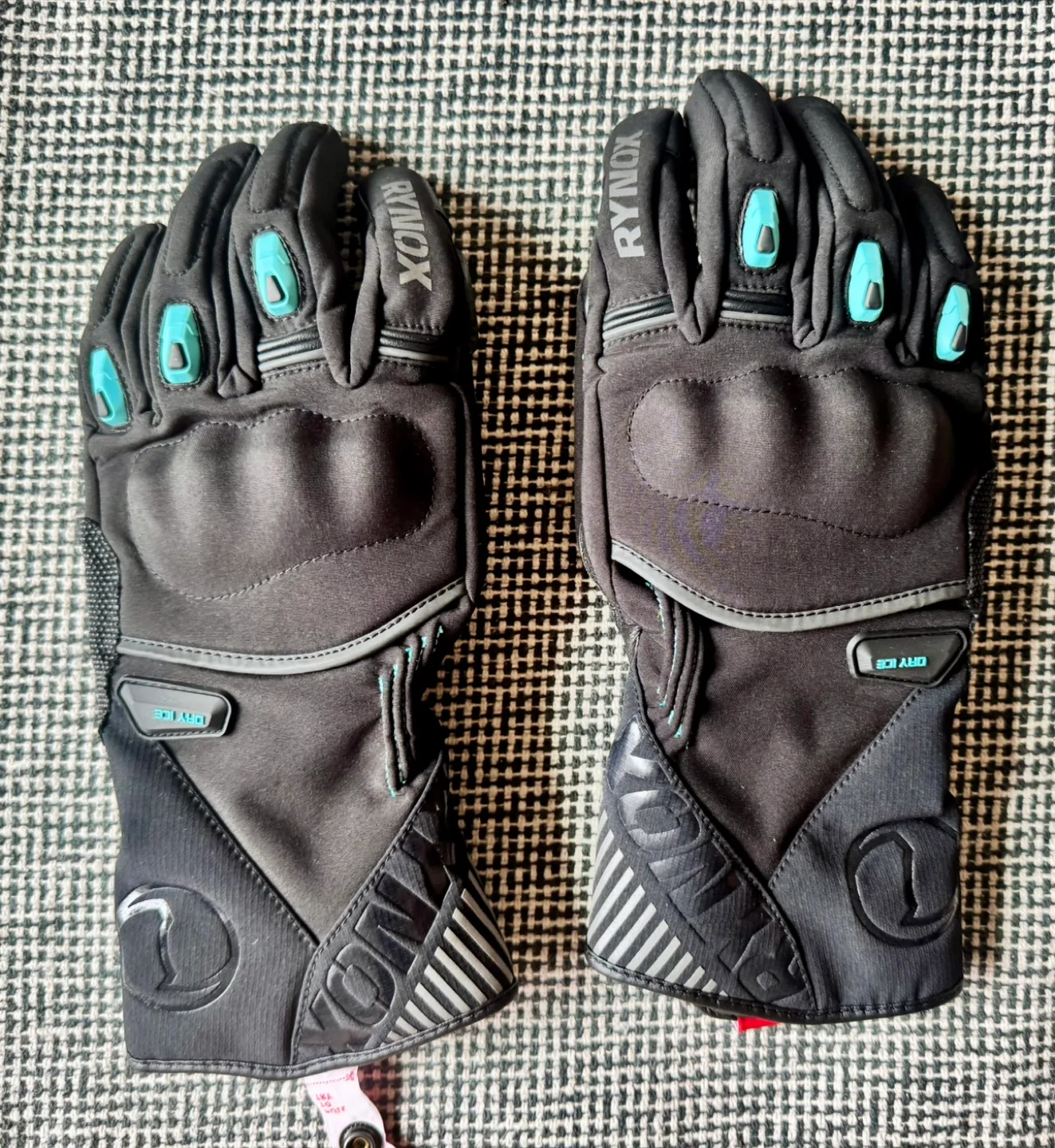 Motorcycle Gloves thumbnail