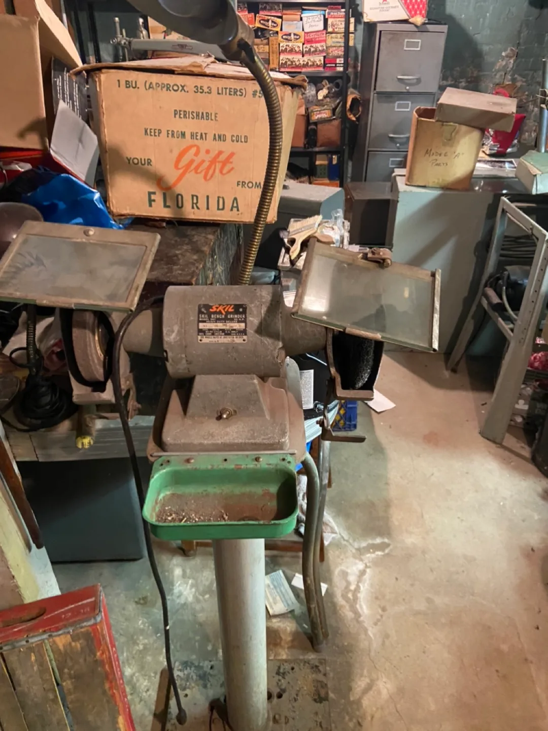 Vintage SKIL 287 Heavy Duty Deluxe Bench Grinder thumbnail