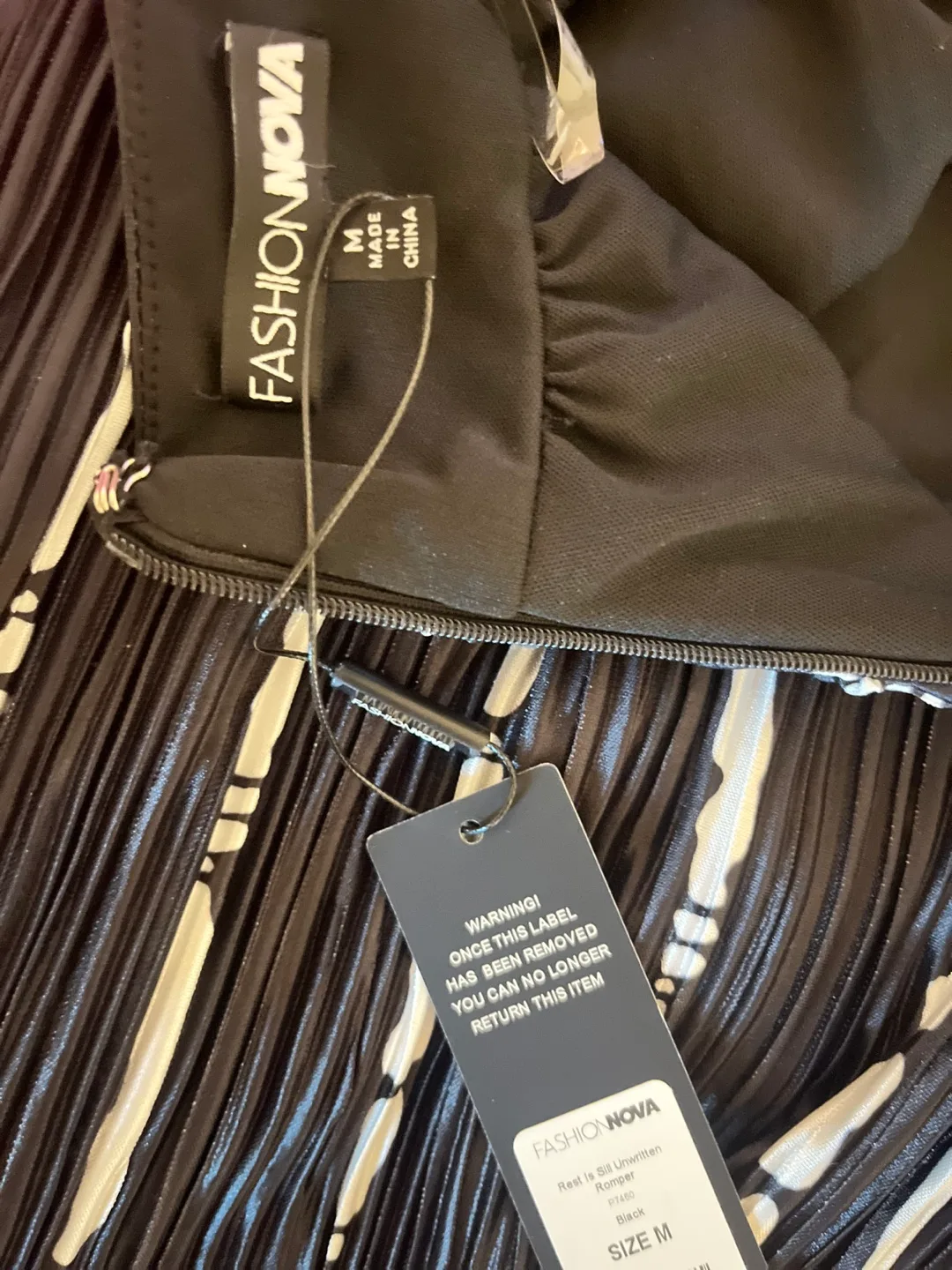 BNWT Fashion Nova Jumpsuit - Size M image indicator(6)