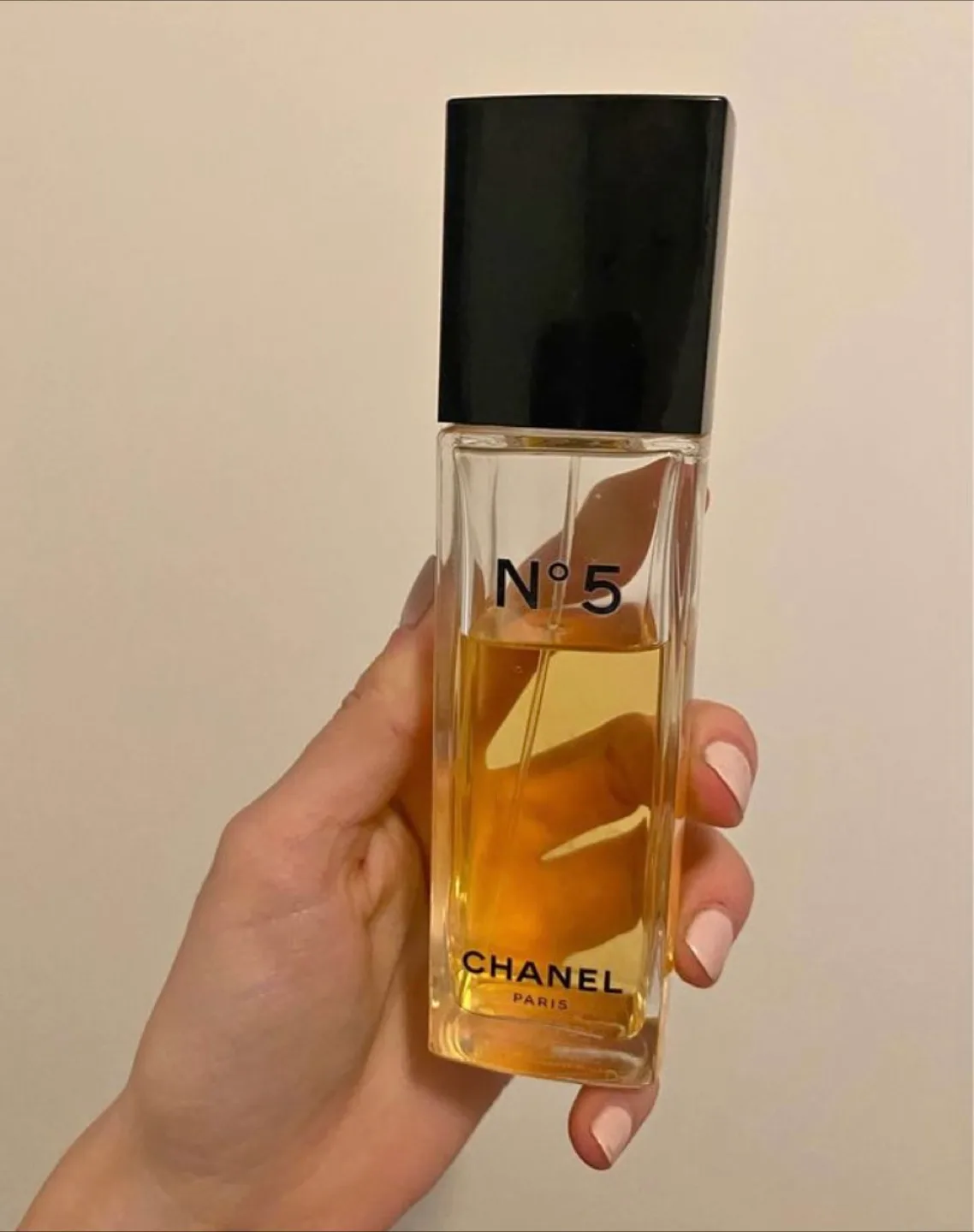 Chanel No. 5 Eau de Toilette image indicator(2)