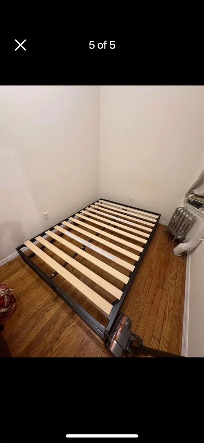 Queen Size Metal Platform Bed Frame image indicator(4)
