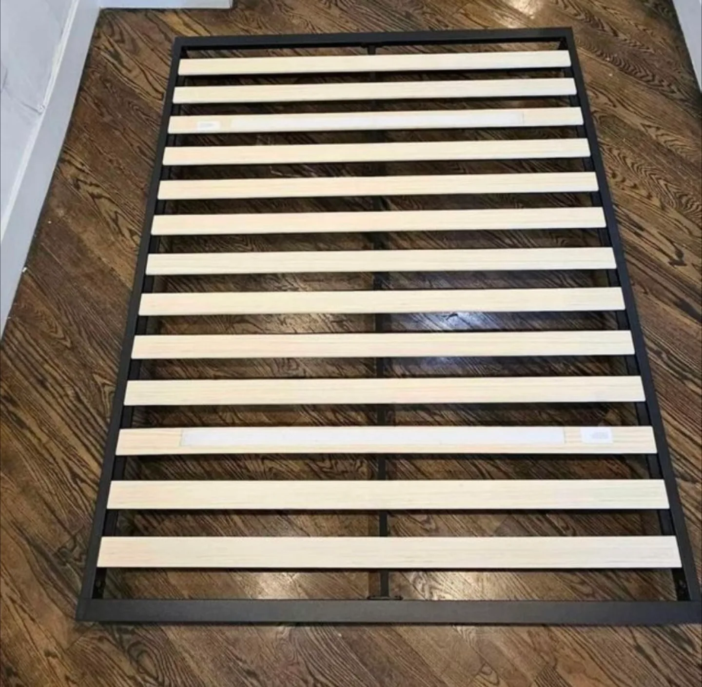 Queen Size Metal Platform Bed Frame image indicator(6)