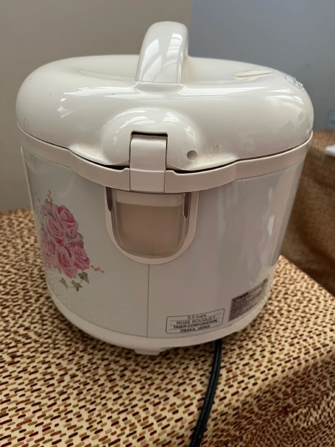 Tiger 5.5 Cup Rice Cooker - Rose Bouquet Design thumbnail
