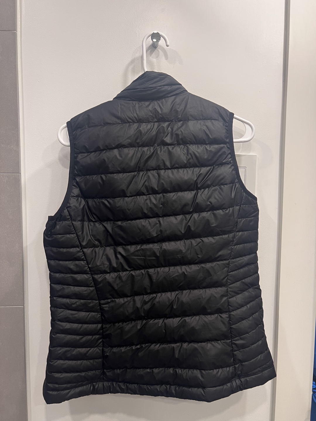 Patagonia Black Down Vest - photo 2