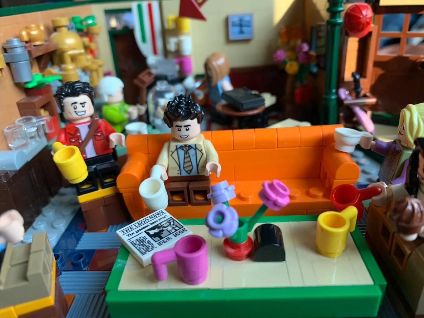 LEGO Friends Central Perk thumbnail