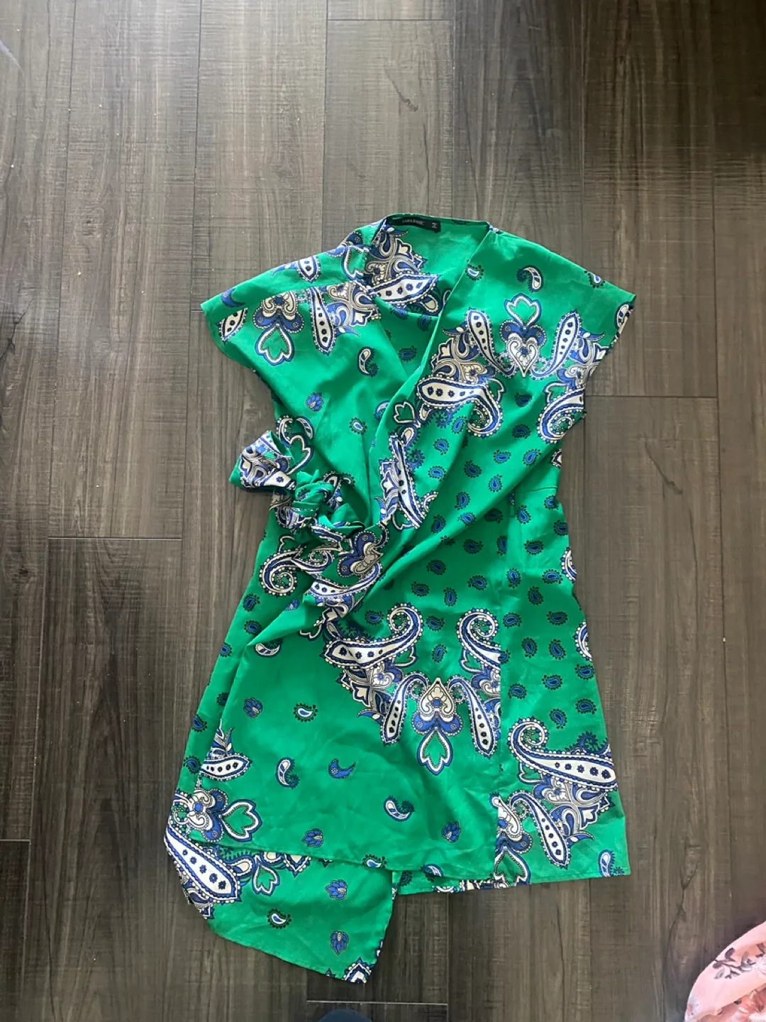 Dresses and rompers image indicator(3)