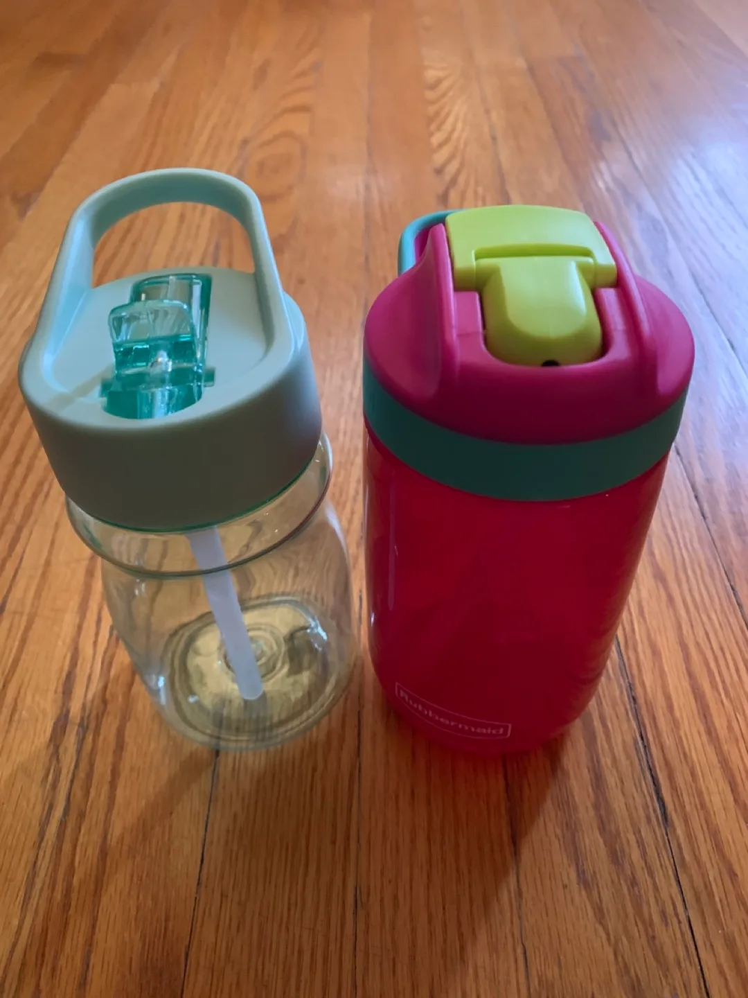 2 Kids Water Bottles image indicator(3)